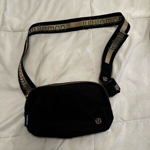 Black lululemon belt bag